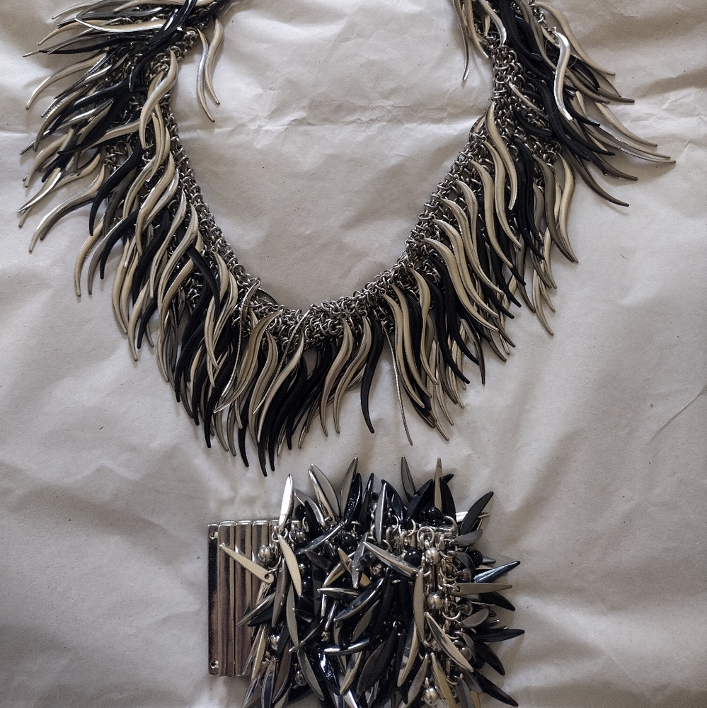 Jewelry Set - Picture 2 of 2